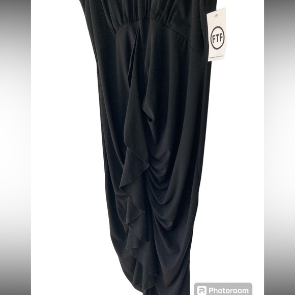 NWT Fashion To Figure Deep V Ruffle Front Black Dress Sz:1X - Picture 3 of 6